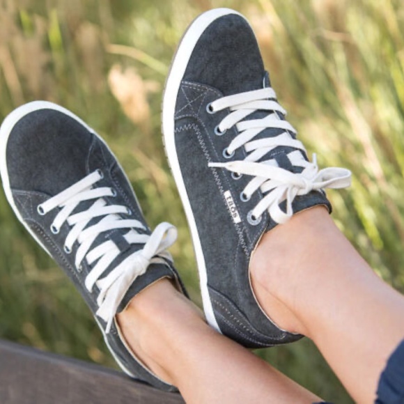 Taos Footwear Shoes Taos Star Blue Denim Tennis Shoe 7 Poshmark